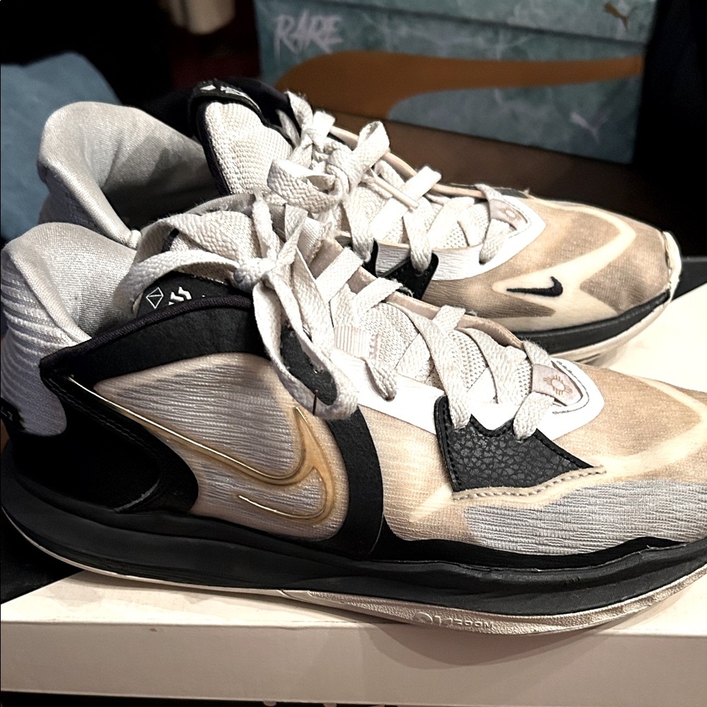 Nike Black and Gold Running Shoes. Kyrielow 5